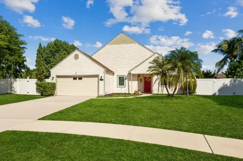 4 Cedar Circle Boynton Beach FL 33436