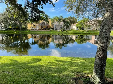 4954 Pelican Manor Coconut Creek FL 33073