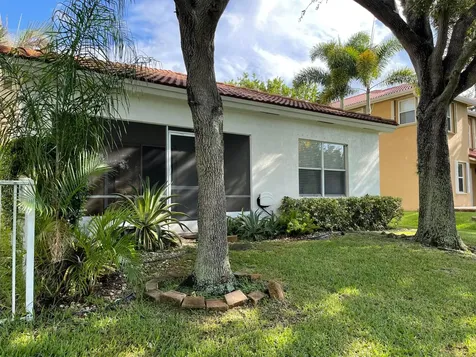 4954 Pelican Manor Coconut Creek FL 33073