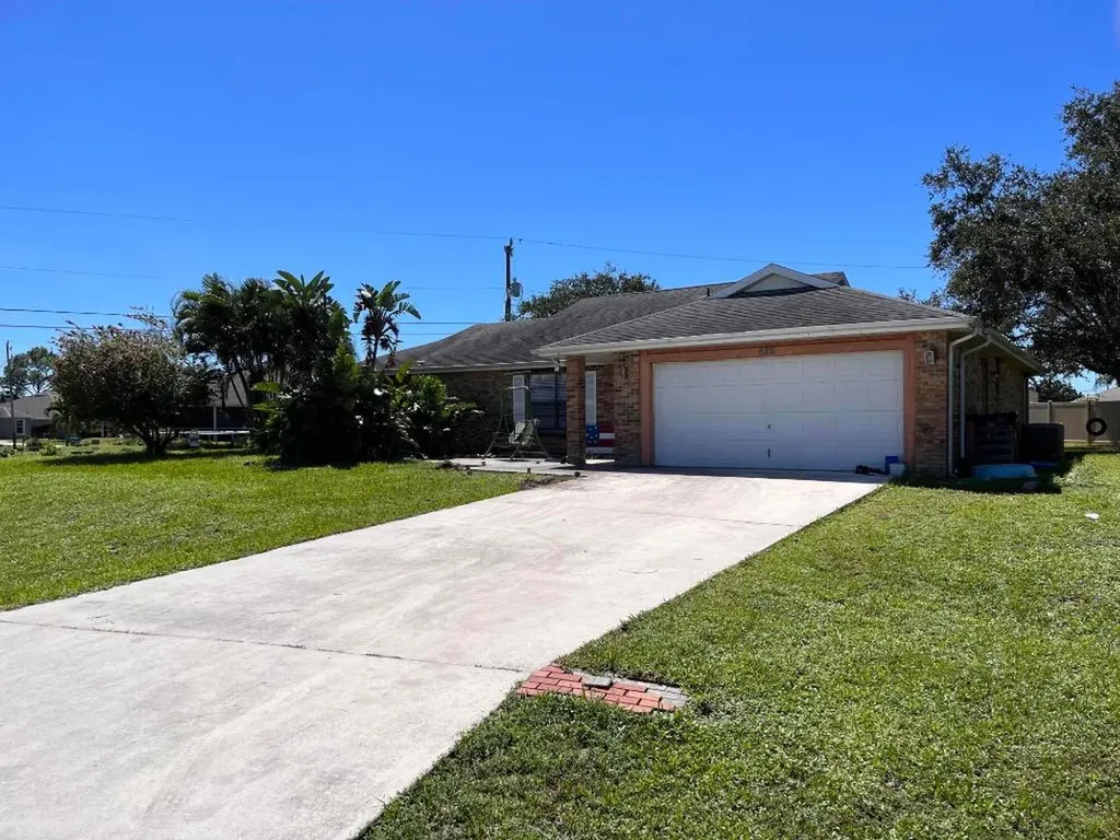 626 SW Hillsboro Circle Port St Lucie FL 34953