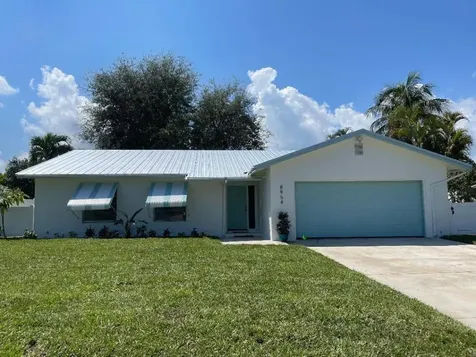 8954 SE Bobo Court Hobe Sound FL 33455