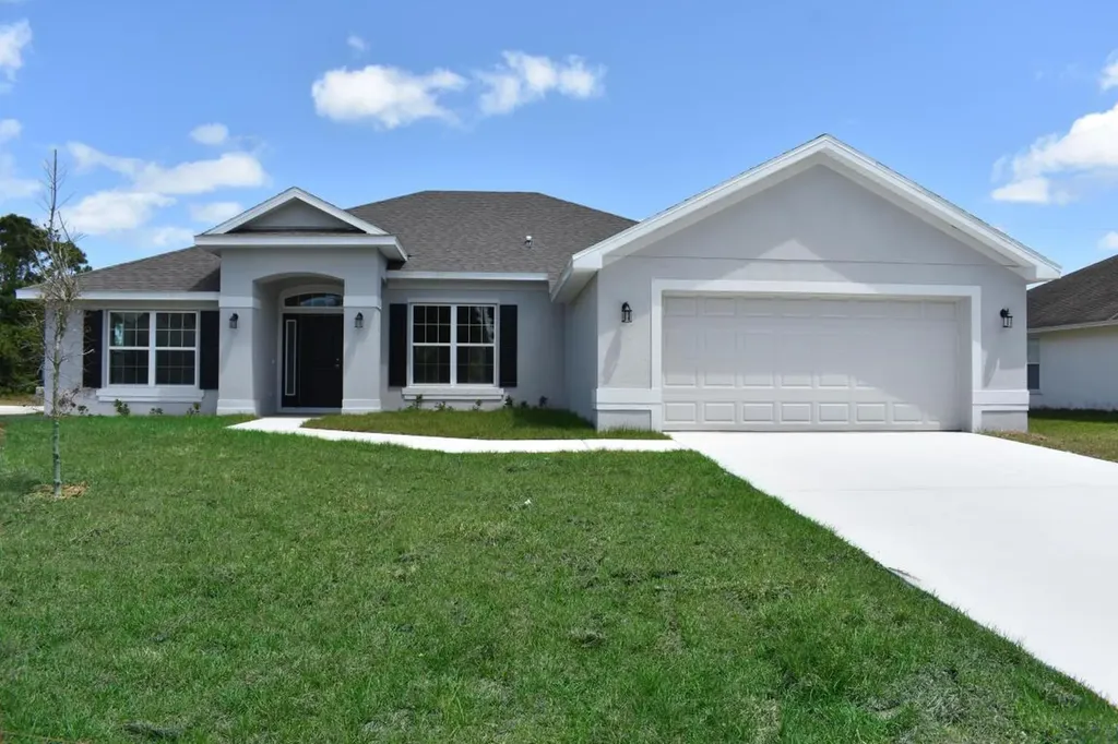 5443 NW Comer Street Port St Lucie FL 34986