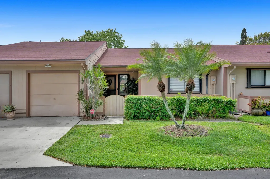 7 Farnworth Drive Boynton Beach FL 33426
