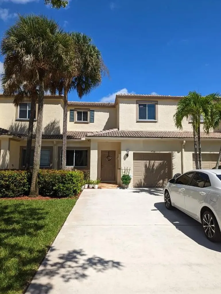 4710 Lago Vista Drive Coconut Creek FL 33073