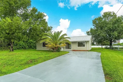 725 SW Nichols Terrace Port St Lucie FL 34953