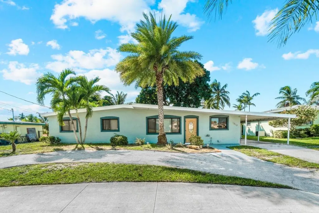 1815 High Ridge Road Lake Worth FL 33461
