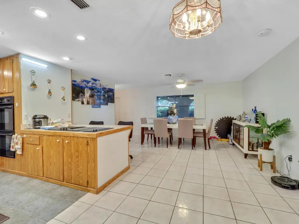 1782 SW Airoso Boulevard Port St Lucie FL 34984