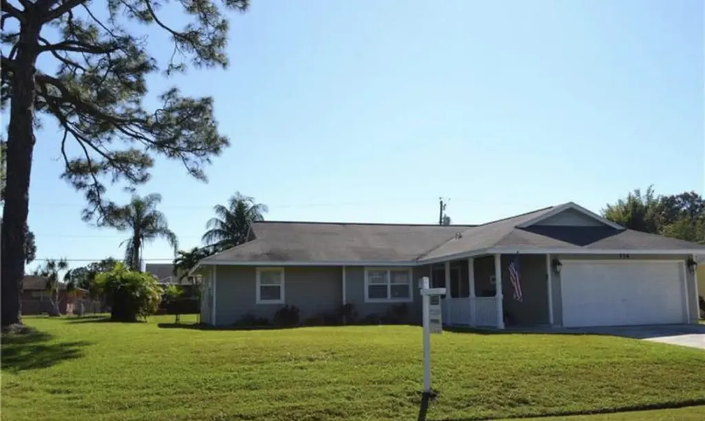 774 SE Brookedge Avenue Port St Lucie FL 34983