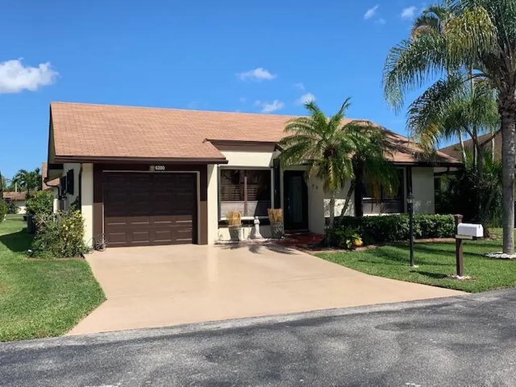 6200 Olivewood Circle Greenacres FL 33463