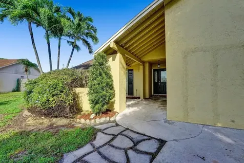 965 NW 37th Terrace Delray Beach FL 33445