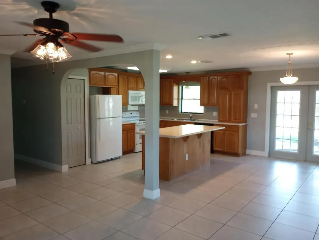 525 NW Azalea Avenue Port St Lucie FL 34983