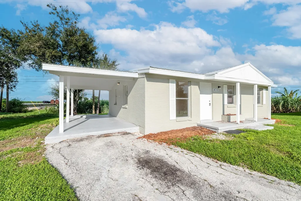 435 SE 1st Street South Bay FL 33493