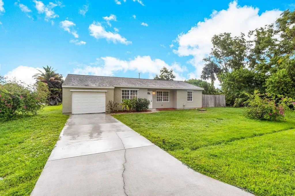 2201 SE Friendship Street Port St Lucie FL 34952