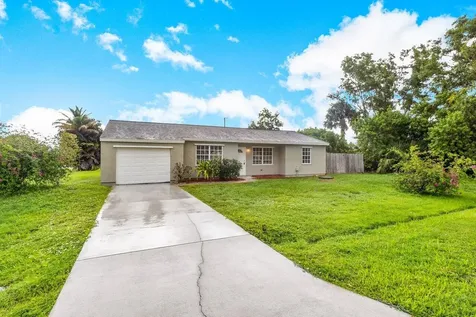 2201 SE Friendship Street Port St Lucie FL 34952
