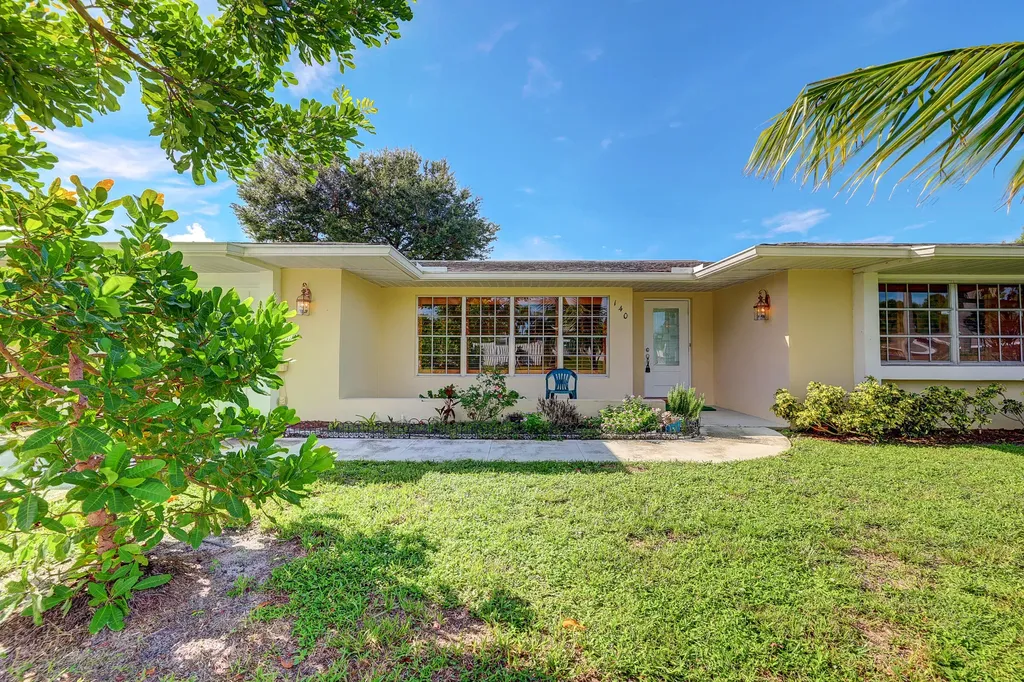 140 SE Selva Court Port St Lucie FL 34983