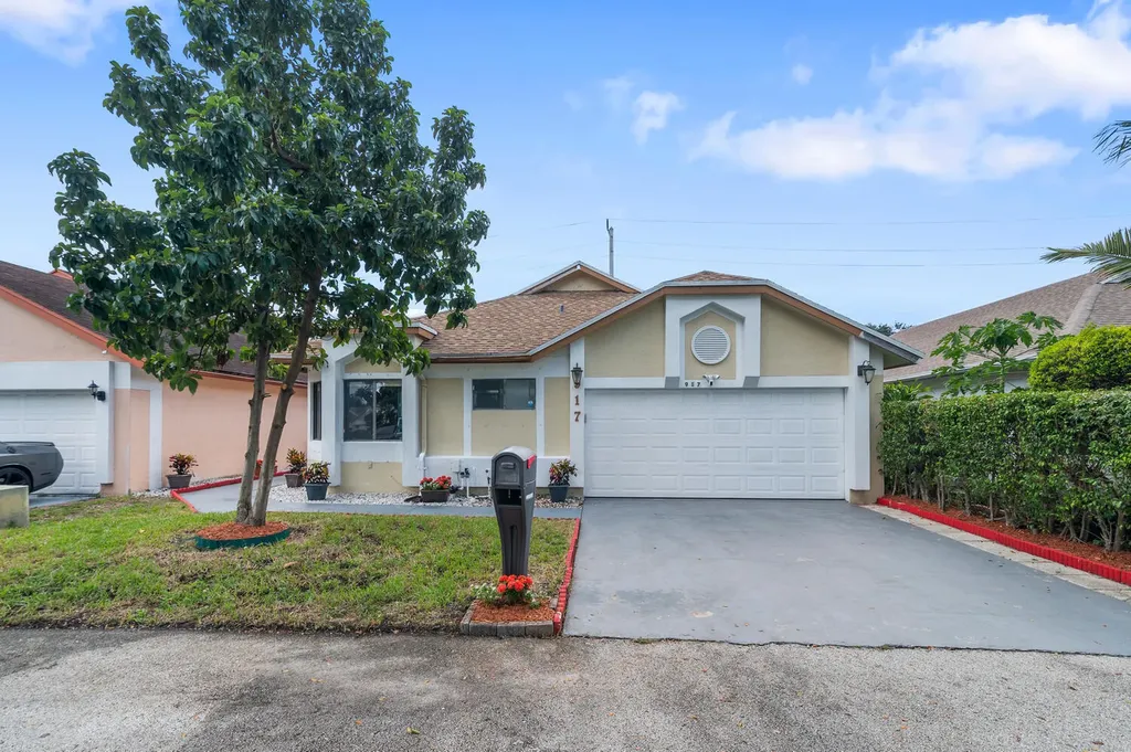 917 E Maple Street North Lauderdale FL 33068