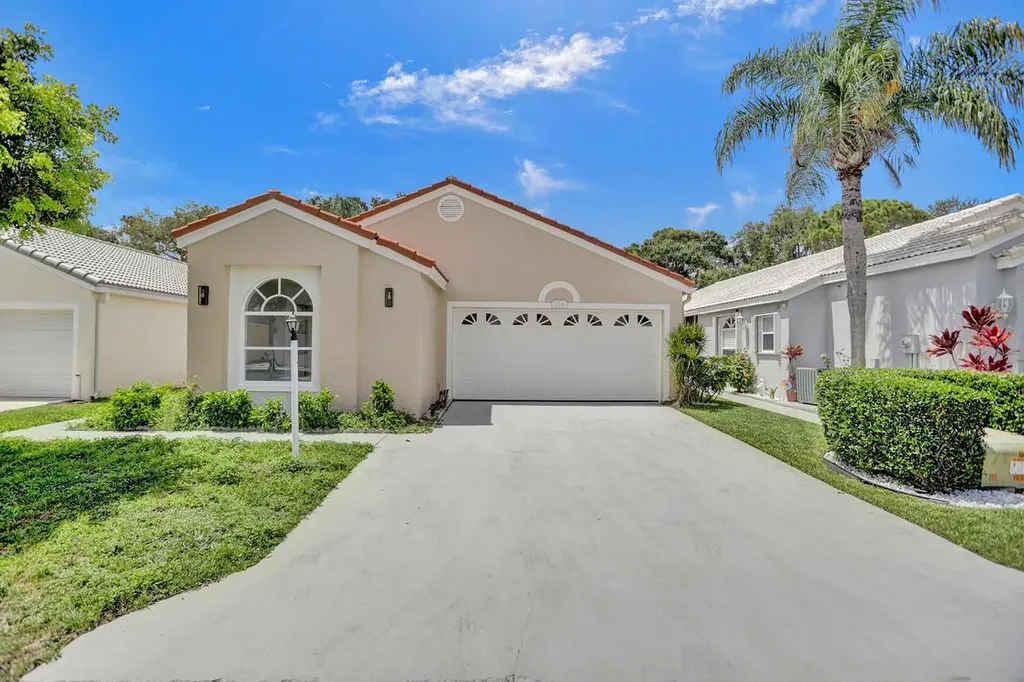214 Wedgewood Circle Greenacres FL 33463
