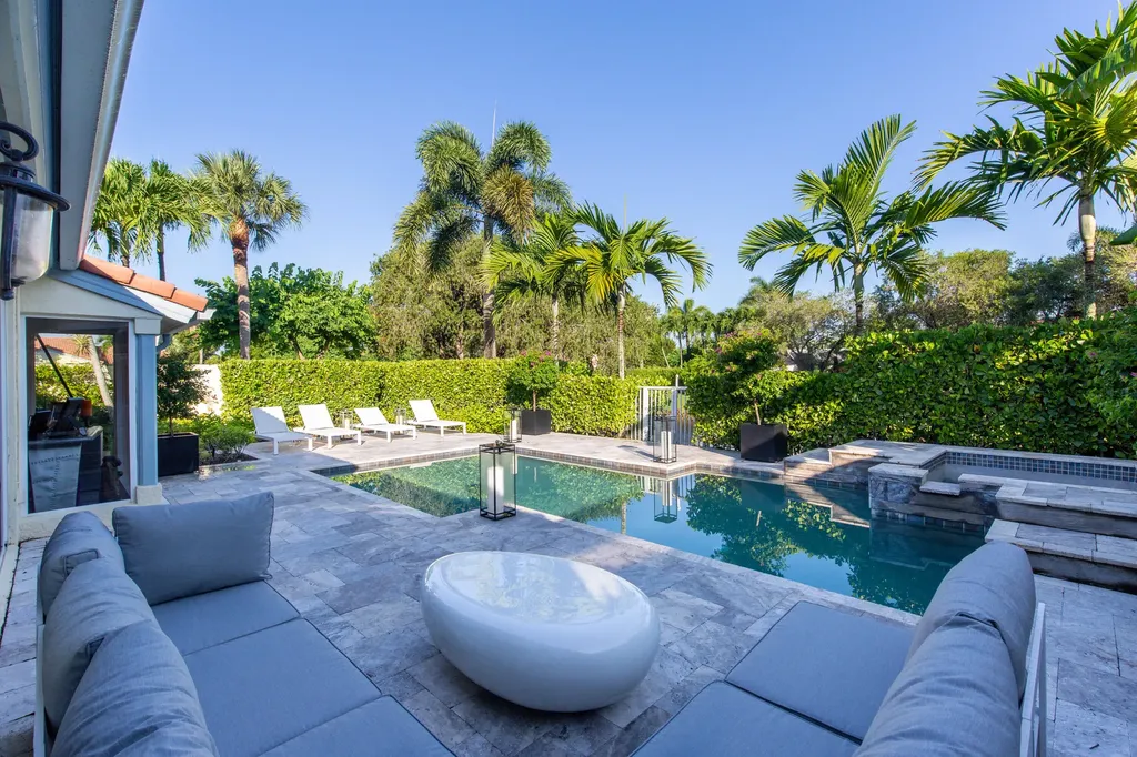 2268 Las Casitas Drive Wellington FL 33414