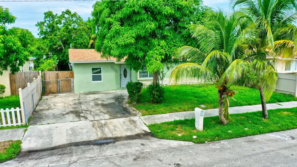 501 SW 9th Street Delray Beach FL 33444