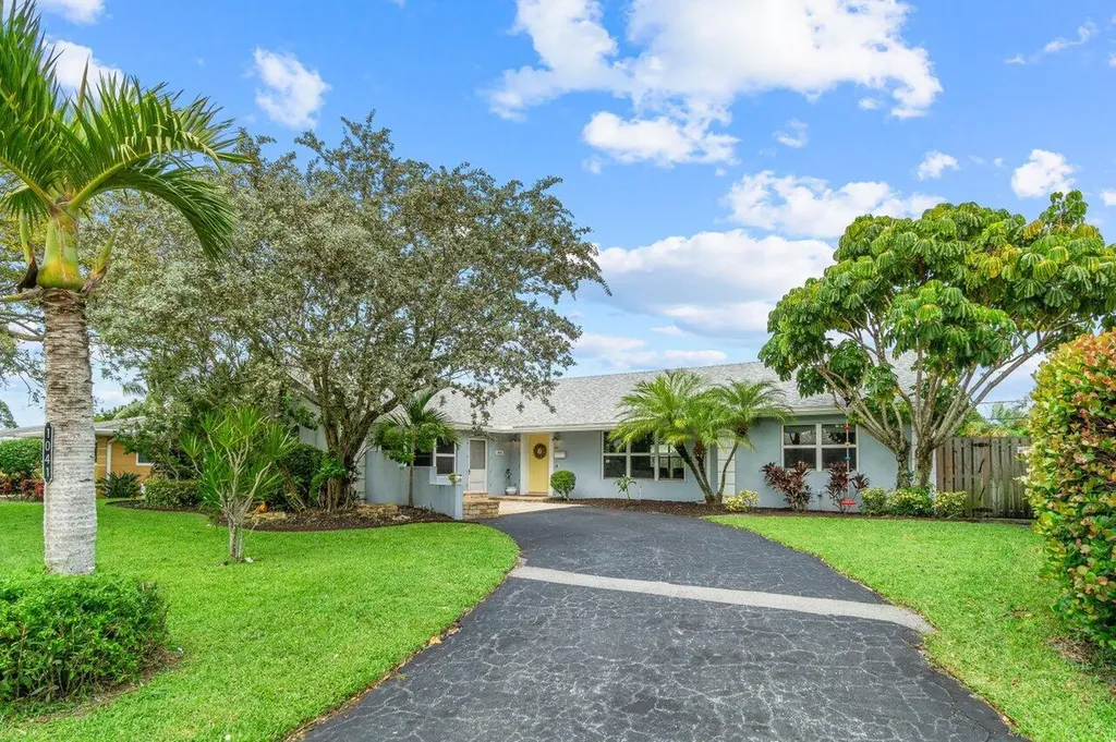 1041 NW 3rd Street Boca Raton FL 33486