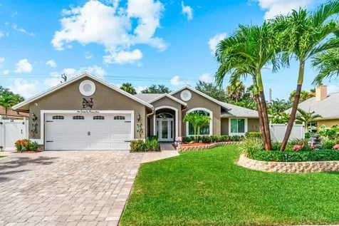 122 Queens Lane Royal Palm Beach FL 33411