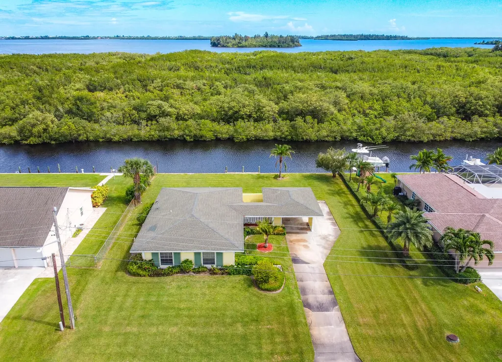 1948 6th Avenue SE Vero Beach FL 32962