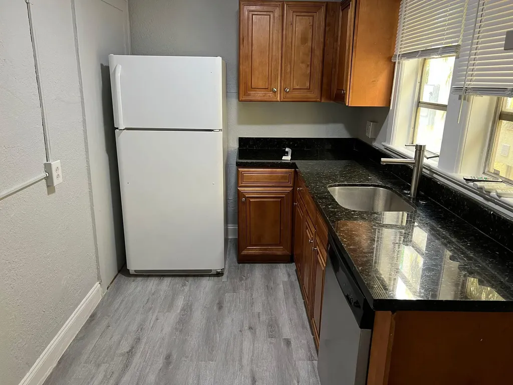 1852 Washington Street Hollywood FL 33020