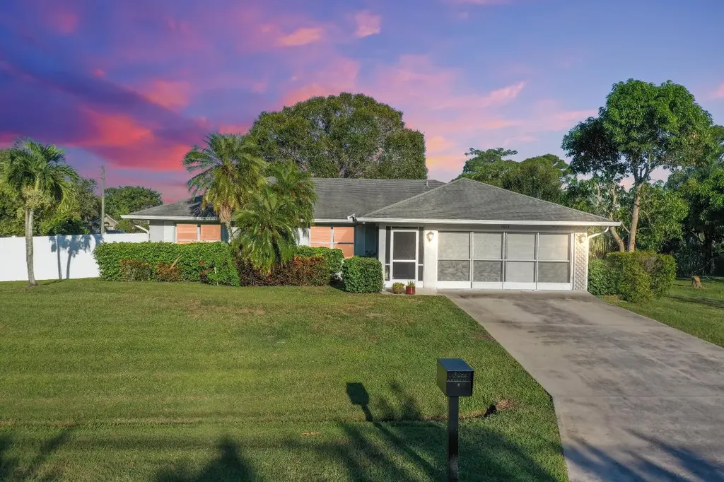 1673 SE Manth Lane Port St Lucie FL 34983