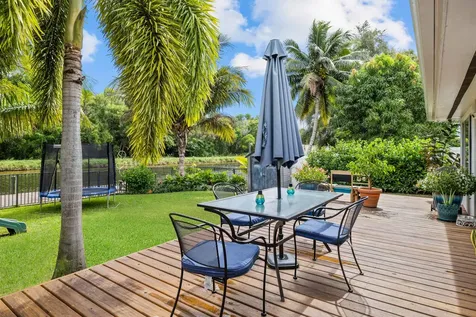 2520 SW 10th Street Boynton Beach FL 33426