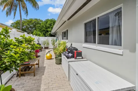 2520 SW 10th Street Boynton Beach FL 33426