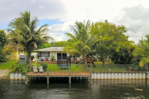 2520 SW 10th Street Boynton Beach FL 33426