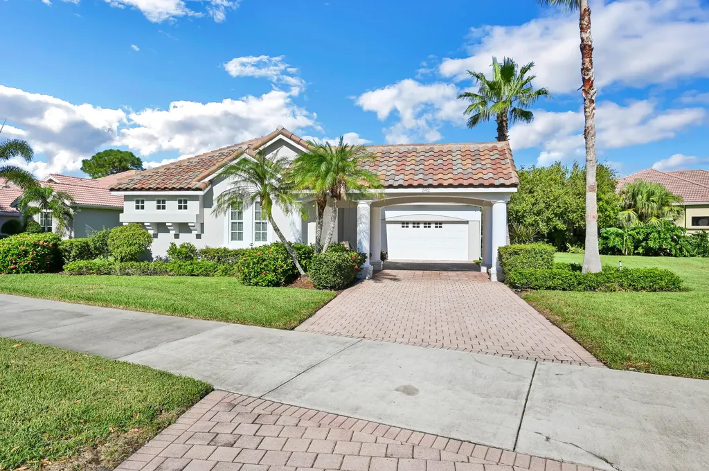 592 SW Lake Charles Circle Port St Lucie FL 34986
