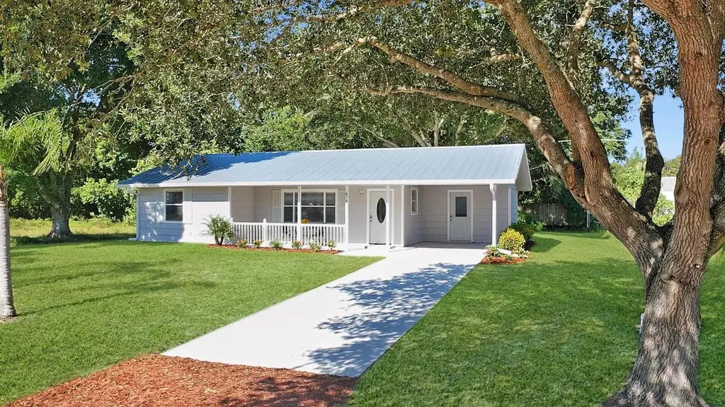8745 98th Court Vero Beach FL 32967