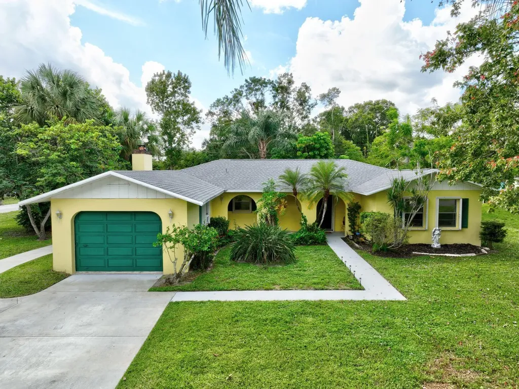 8501 Lakeland Boulevard Fort Pierce FL 34951
