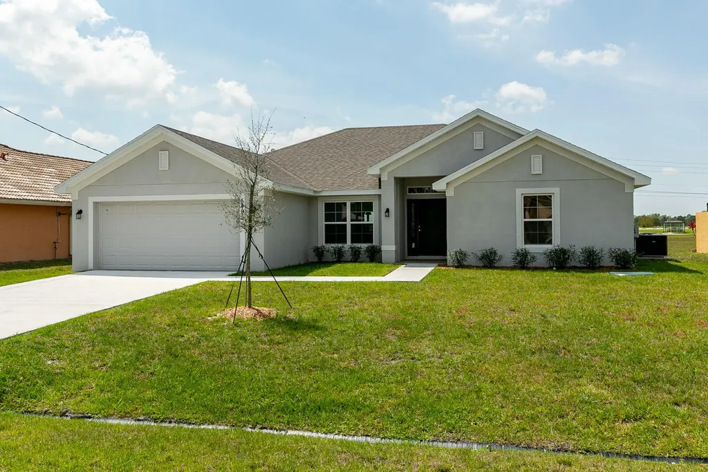 437 NW Avens Street Port St Lucie FL 34983