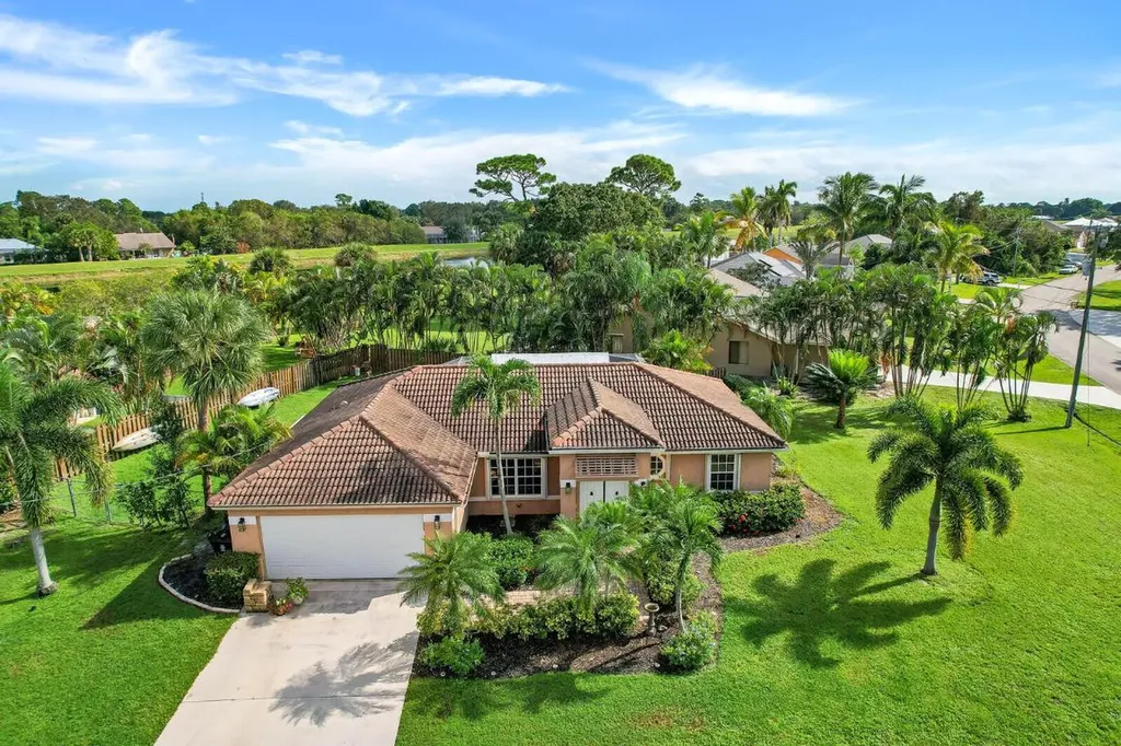 2621 SW Saint Marys Court Port St Lucie FL 34953