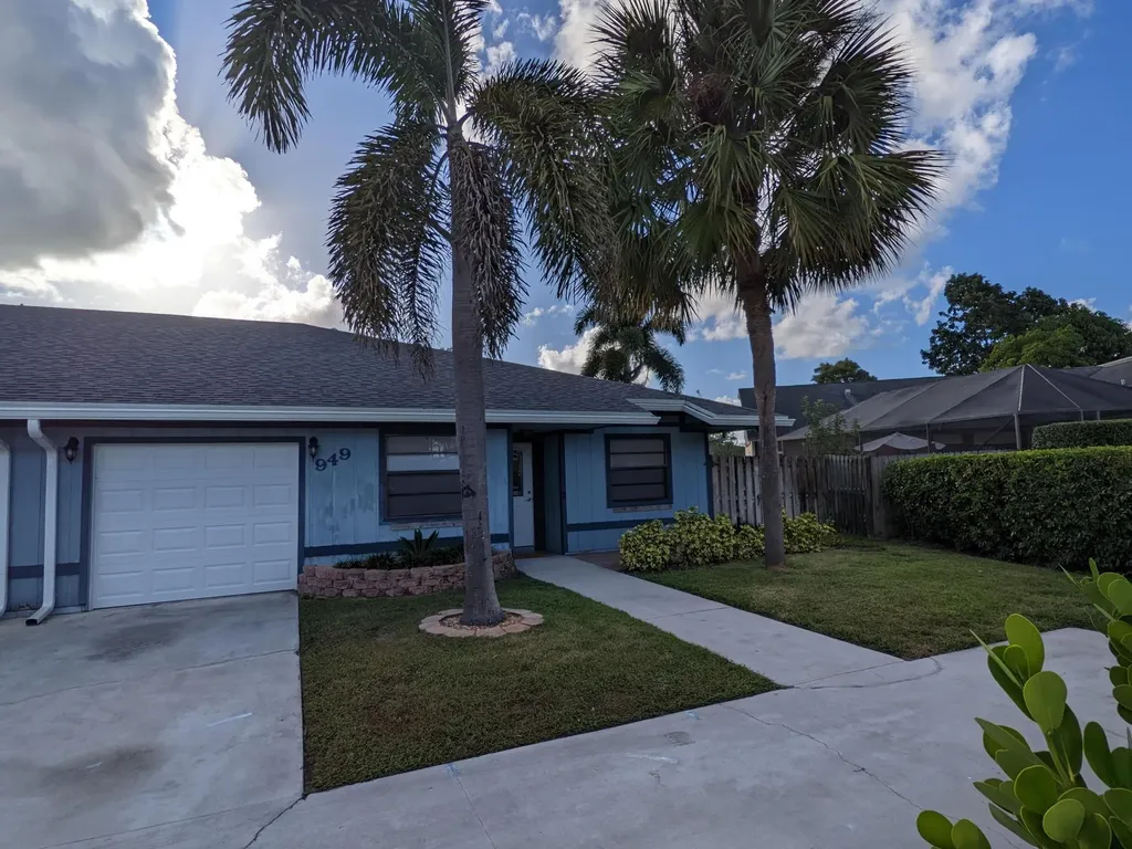 949 Country Wood Court Wellington FL 33414