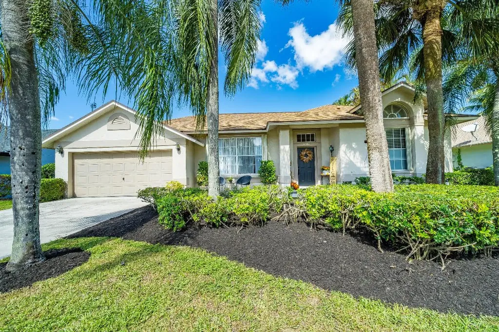 3687 Woods Walk Boulevard Lake Worth FL 33467