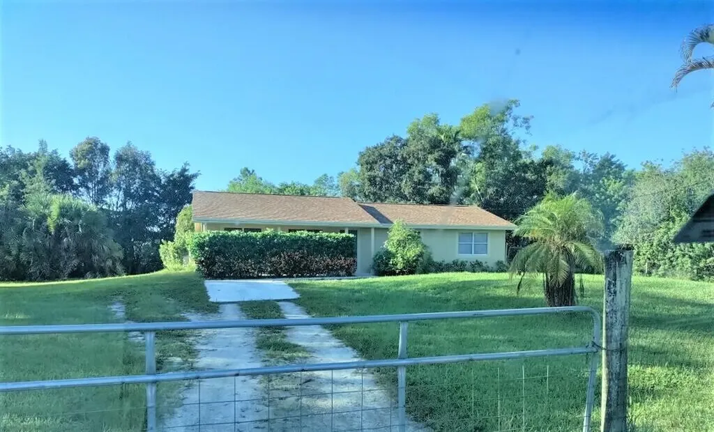 16118 70th Street N Loxahatchee FL 33470