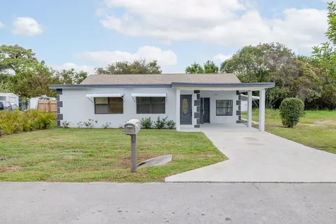 1914 San Marcos Avenue Fort Pierce FL 34946