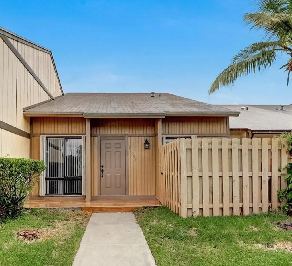 21045 NE 4th Court Miami FL 33179
