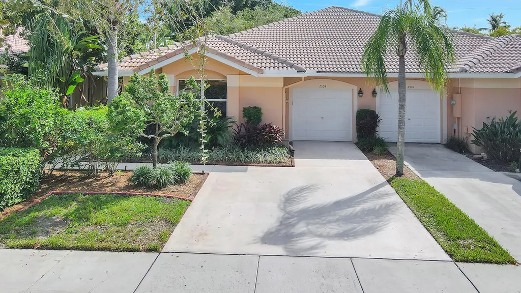 2504 S Coral Trace Circle Delray Beach FL 33445