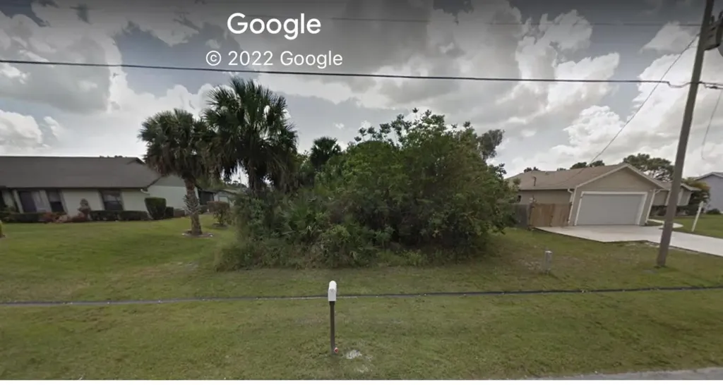 1054 SW Estaugh Avenue Port St Lucie FL 34953