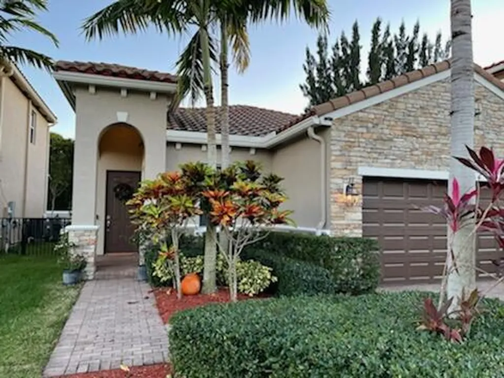 4664 Capital Drive Lake Worth FL 33463