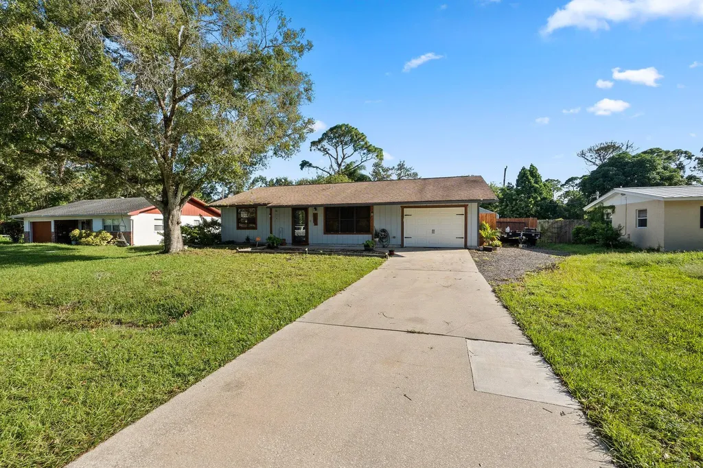 7405 Banyan Street Fort Pierce FL 34951