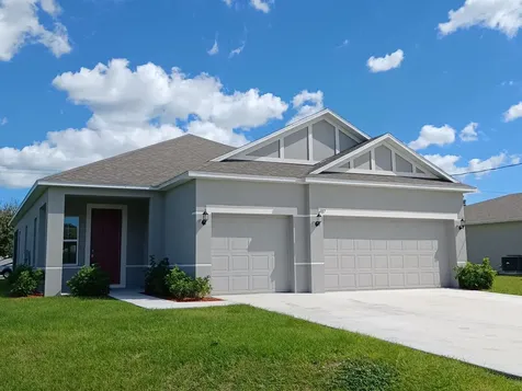 487 NW Ravenswood Lane Port St Lucie FL 34983