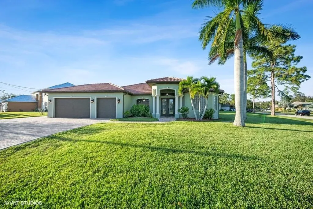 2073 SW Aaron Lane Port St Lucie FL 34953