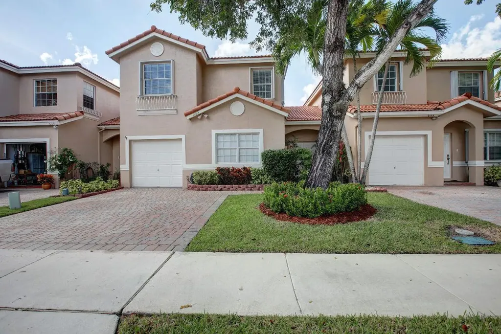 634 NW 130th Avenue Pembroke Pines FL 33028