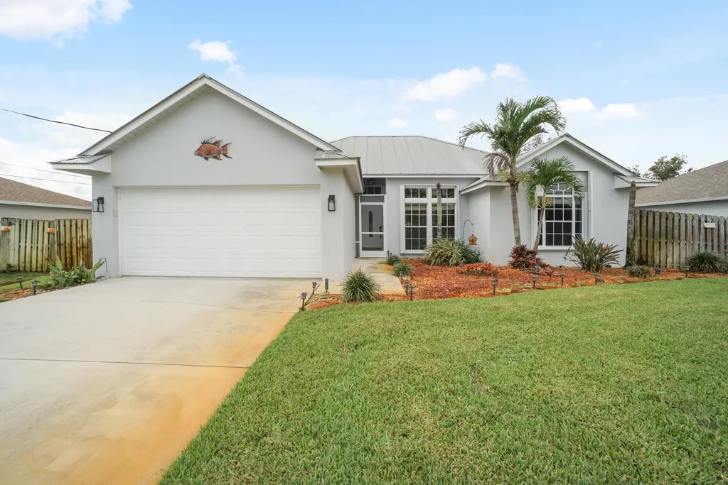 650 SW Jeanne Avenue Port St Lucie FL 34953
