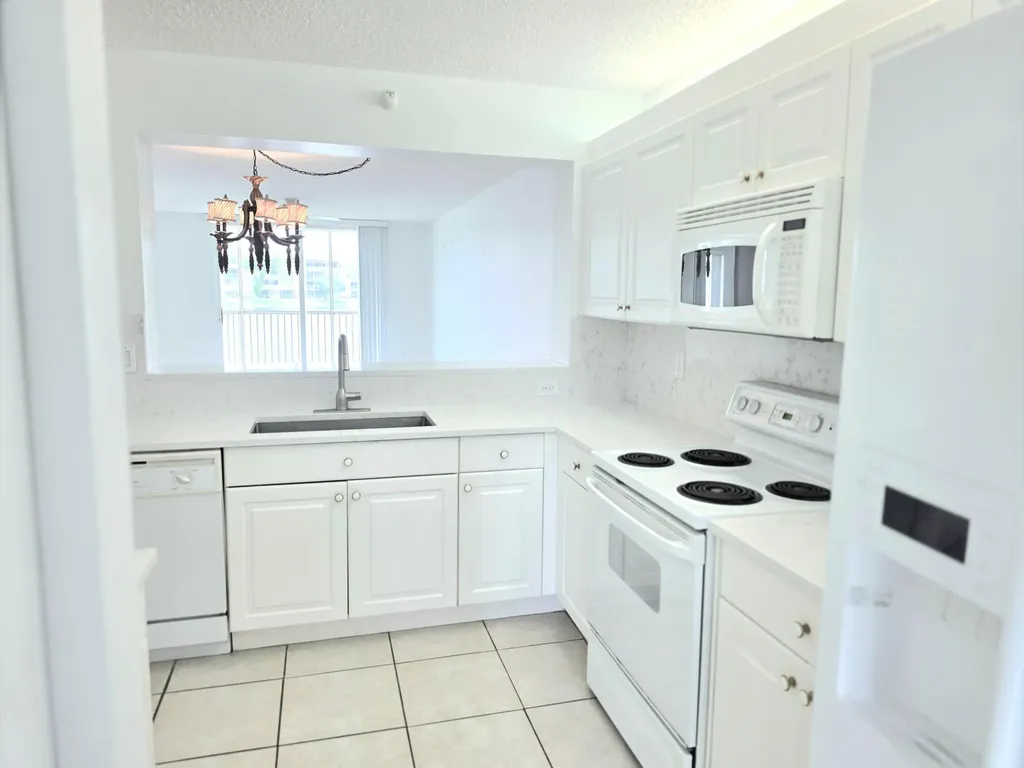 7751 Southampton Terrace Tamarac FL 33321